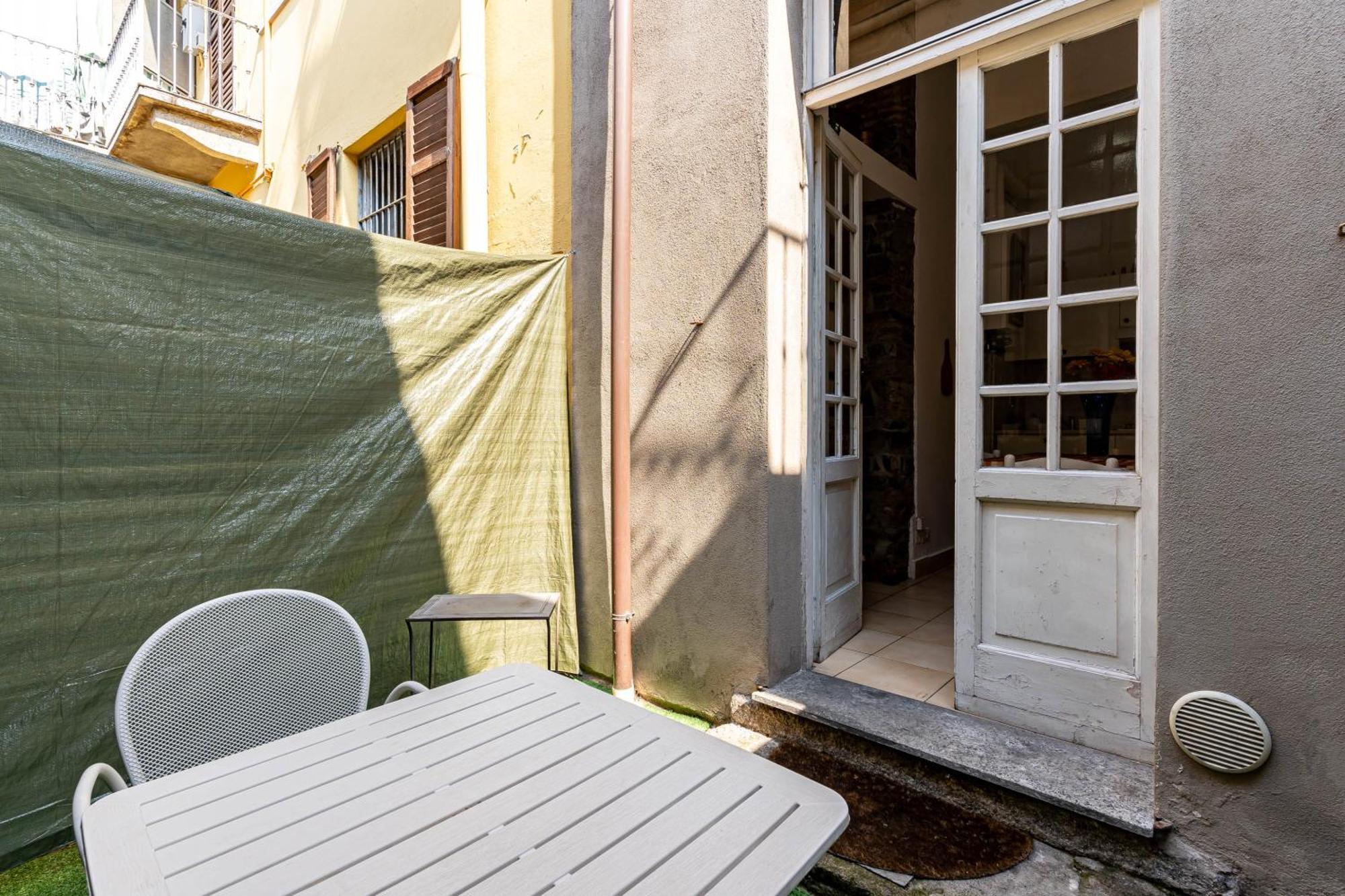 Downtown & Station - Self Check-in & Remote Access Apartment